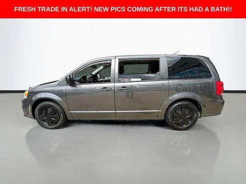 Used 2019 Dodge Grand Caravan SE w/ UConnect Hands-Free Group FWD image 9