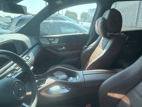 Used 2025 Mercedes-Benz GLS 450 4MATIC w/ AMG Line Exterior image 9