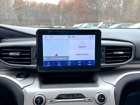 Certified 2022 Ford Explorer XLT w/ Equipment Group 202A image 26