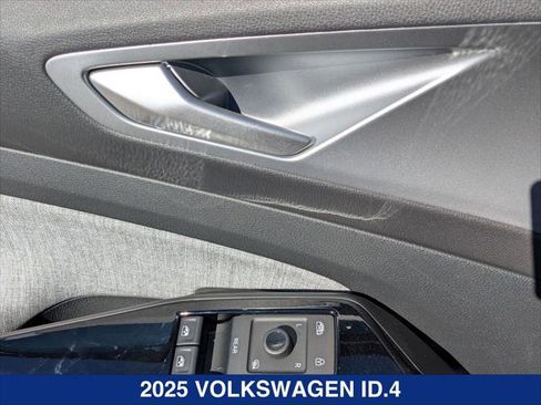 New 2025 Volkswagen ID.4 Pro image 11