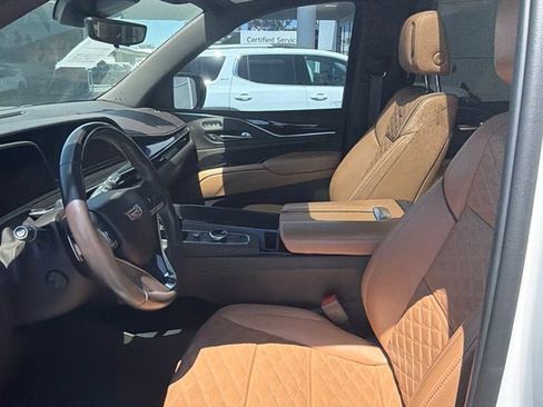 Used 2022 Cadillac Escalade ESV Sport w/ Touring Package AWD/4WD image 11