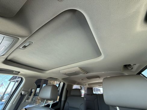Used 2019 Chevrolet Suburban Premier image 39