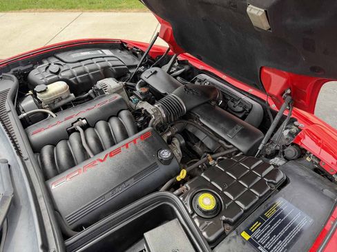 Used 2002 Chevrolet Corvette Coupe w/ Preferred Equipment Group2 RWD image 18