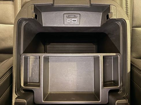 Used 2021 GMC Yukon Denali w/ Denali Premium Package image 29