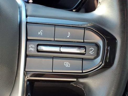 Used 2023 Chevrolet Colorado LT w/ LT Convenience Package II AWD/4WD image 25
