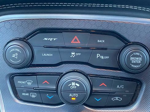 Used 2015 Dodge Challenger SRT RWD image 24