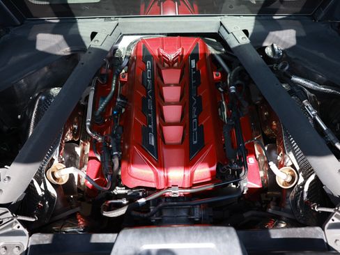 Used 2024 Chevrolet Corvette Stingray Preferred Cpe w/ Z51 Performance Package RWD image 12