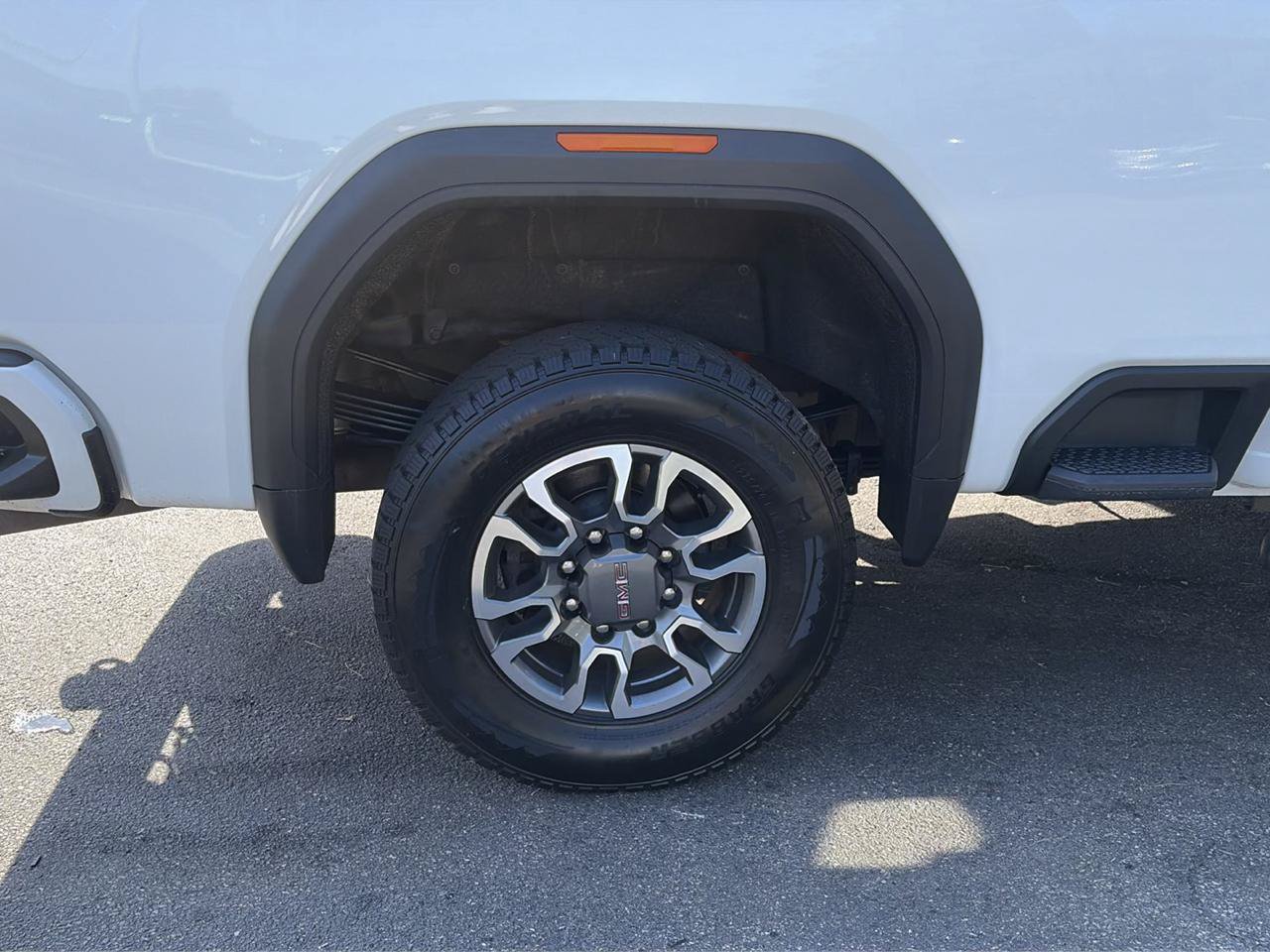 Used 2023 GMC Sierra 3500 AT4 AWD/4WD image 18