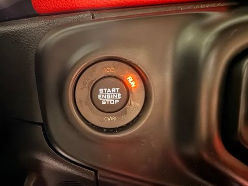 Used 2018 Jeep Wrangler Unlimited Sport S AWD/4WD image 21