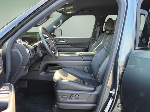 Used 2025 Nissan Armada PRO-4X AWD/4WD image 39