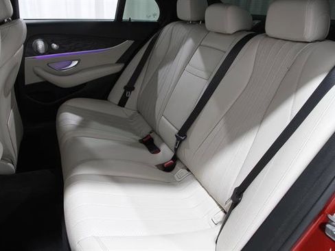 Used 2017 Mercedes-Benz E 300 4MATIC image 19