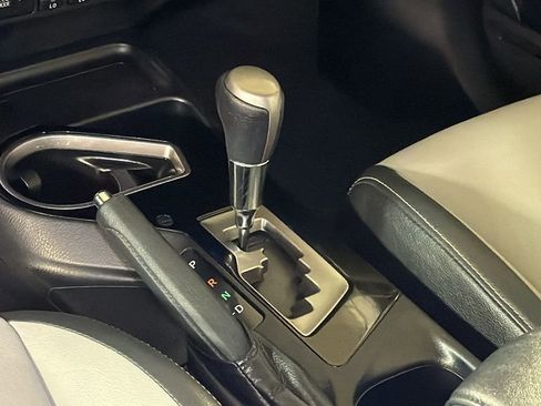 Used 2016 Toyota RAV4 Limited image 19