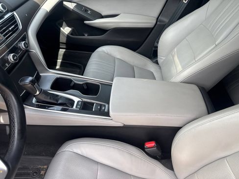 Used 2018 Honda Accord Touring image 16
