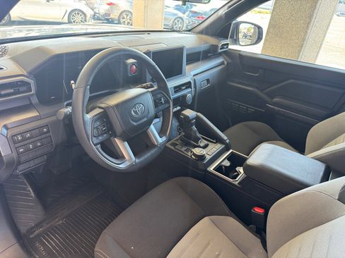 Used 2025 Toyota 4Runner TRD Off-Road image 9