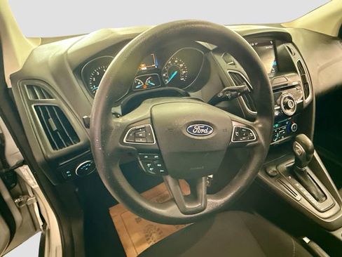 Used 2018 Ford Focus SEL FWD image 12