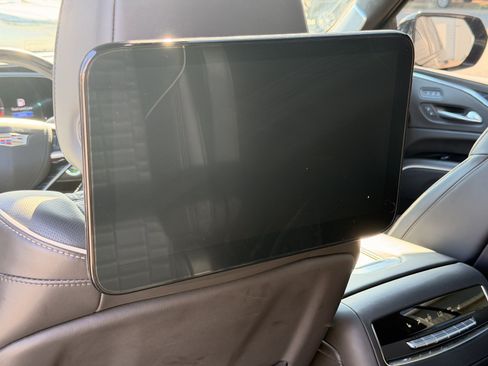 Used 2023 Cadillac Escalade V AWD/4WD image 29