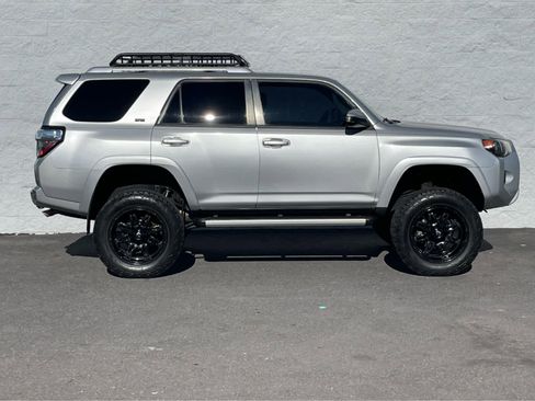 Used 2014 Toyota 4Runner SR5 image 5