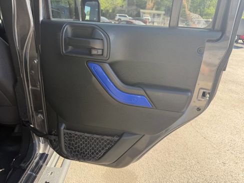 Used 2018 Jeep Wrangler Unlimited Sport S AWD/4WD image 15