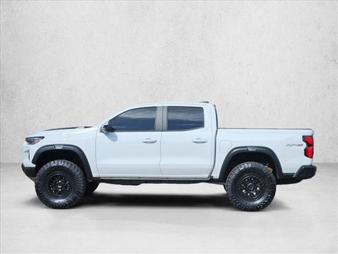 Used 2024 Chevrolet Colorado ZR2 w/ ZR2 Convenience Package III AWD/4WD image 5