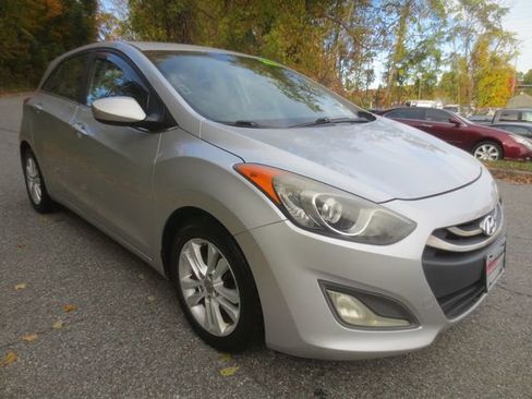 Used 2014 Hyundai Elantra GT image 2