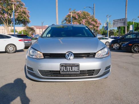 Used 2016 Volkswagen Golf SE FWD image 2