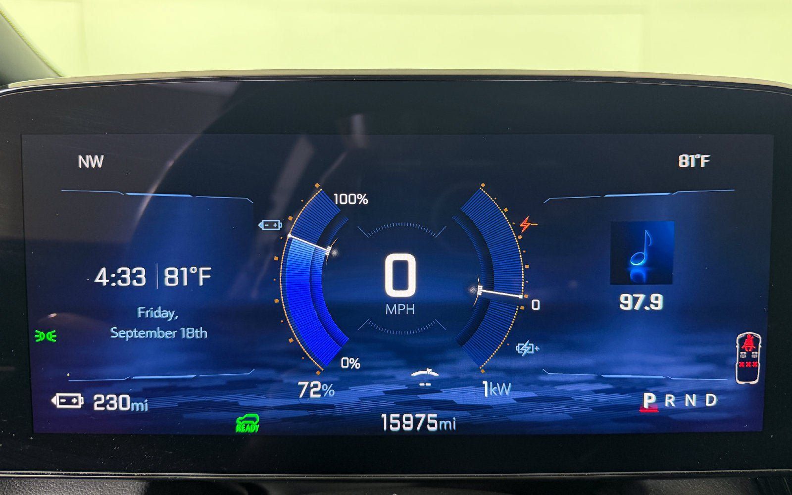 Certified 2025 Chevrolet Equinox EV LT FWD image 11