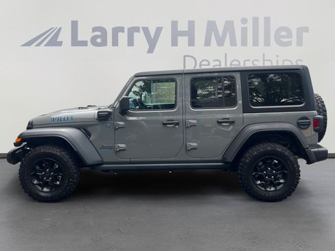 Used 2023 Jeep Wrangler Unlimited w/ Cold Weather Group AWD/4WD image 2