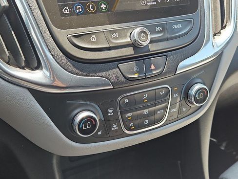 Used 2024 Chevrolet Equinox LT FWD image 17