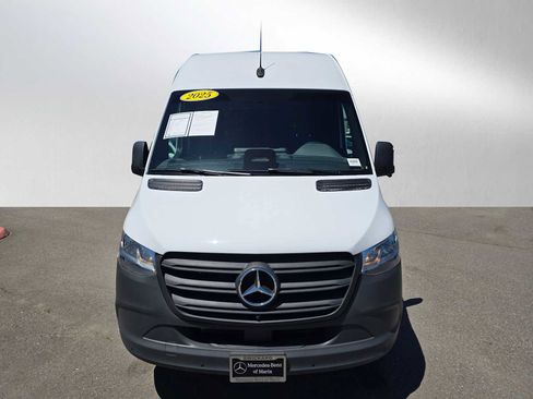 Used 2025 Mercedes-Benz Sprinter 2500 image 8