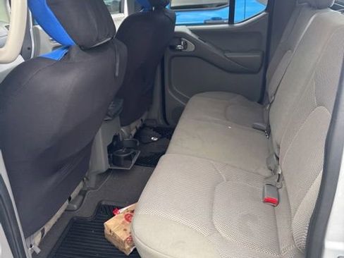 Used 2021 Nissan Frontier SV image 24