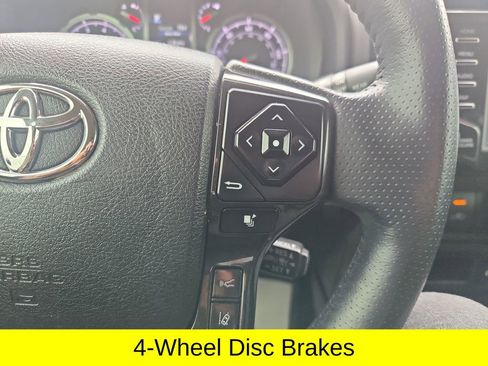 Used 2022 Toyota 4Runner TRD Off-Road AWD/4WD image 35