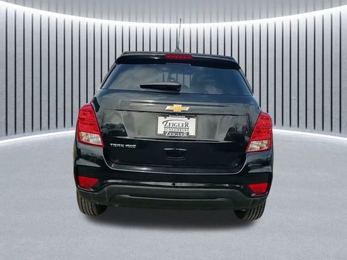 Used 2021 Chevrolet Trax LS w/ Tint and Cruise Package image 9