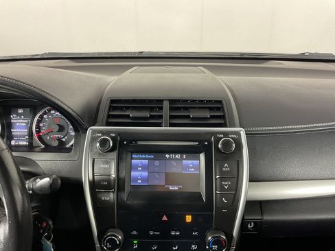 Used 2016 Toyota Camry SE FWD image 12