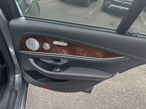 Used 2018 Mercedes-Benz E 300 image 16