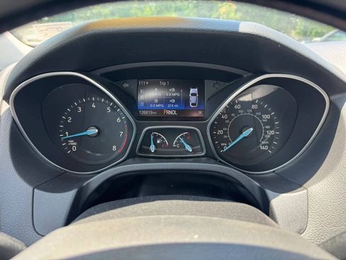Used 2018 Ford Focus SE FWD image 12