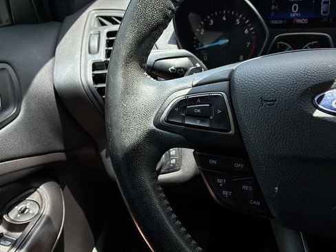 Used 2017 Ford Escape SE w/ Equipment Group 201A FWD image 26