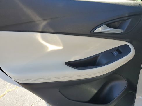 Used 2021 Buick Encore GX Essence w/ Experience Buick Package image 10