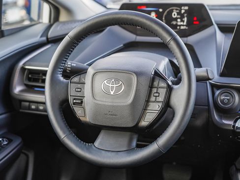 Used 2023 Toyota Prius XLE image 16