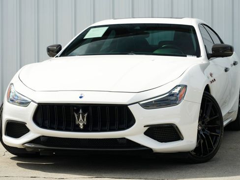 Used 2022 Maserati Ghibli Trofeo image 3