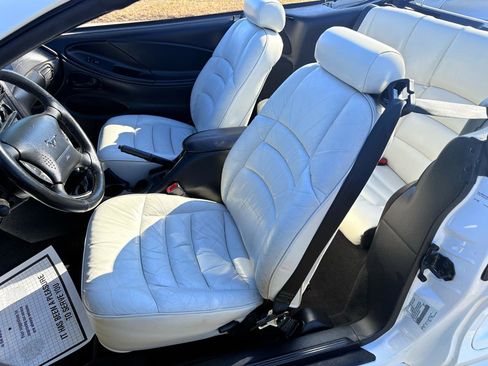 Used 1998 Ford Mustang 2dr Convertible V6 image 58