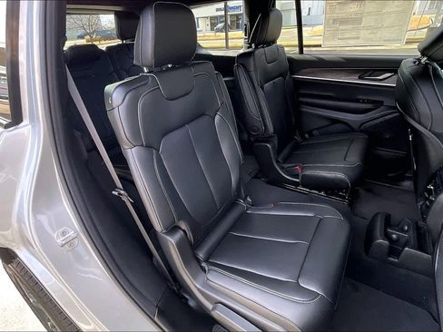New 2025 Jeep Grand Cherokee L Limited image 21