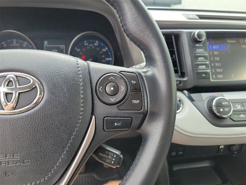 Used 2018 Toyota RAV4 XLE image 31