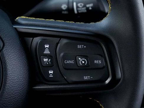 Used 2024 Jeep Gladiator Sport AWD/4WD image 13