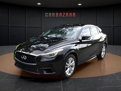 Used 2017 INFINITI QX30 image 12