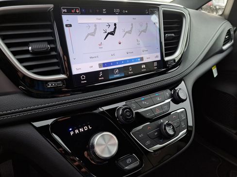 New 2026 Chrysler Pacifica Select w/ S Appearance Package image 7