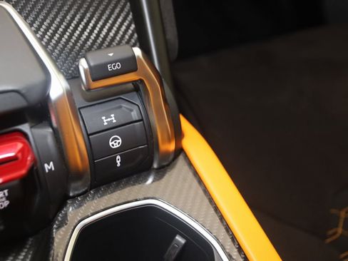 Used 2021 Lamborghini Urus image 45