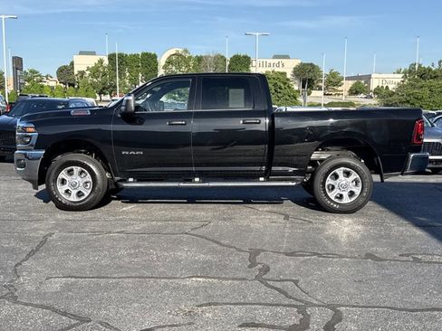 Used 2025 RAM 2500 Big Horn AWD/4WD image 12
