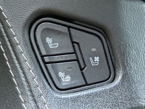 Used 2020 Chevrolet Tahoe Premier image 23