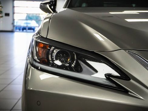 Used 2021 Lexus ES 350 Luxury image 29