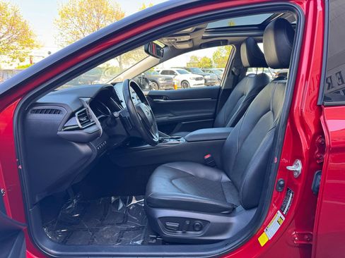 Used 2024 Toyota Camry XSE w/ Navigation Package image 31